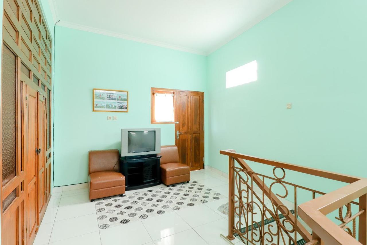 Griya 90Tr Syariah Hotel Ngaglik Exterior foto